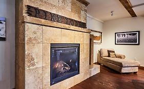 3 Pines Lodge